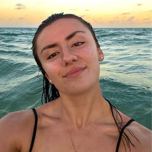 Meet your Posher, Maddie